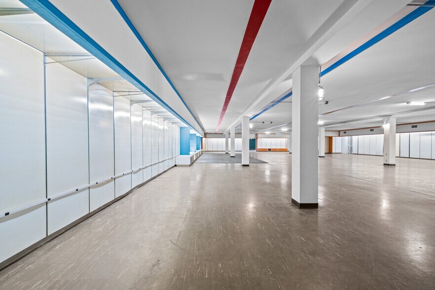 More Photos Of 111 S Main St, Salisbury Office For Sale