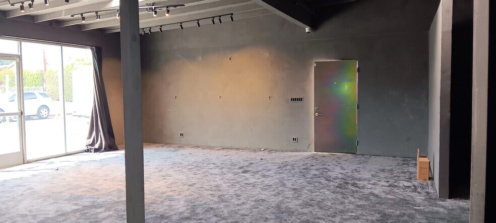 More Photos Of 306 N Flores St, Los Angeles Storefront For Lease