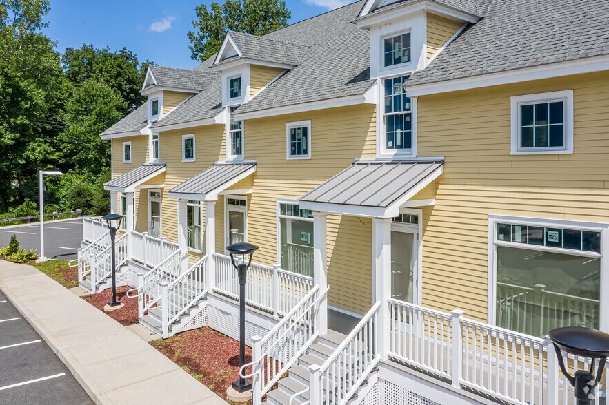 More Photos Of 153-155 Hopmeadow St, Simsbury Freestanding For Lease