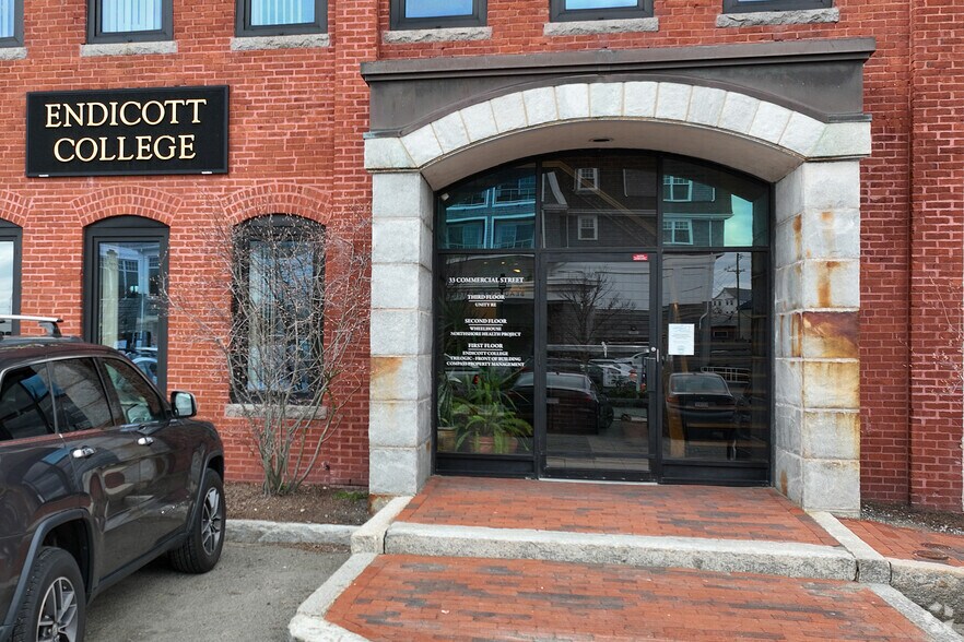 More Photos Of 33 Commercial St, Gloucester Office Residential For Lease