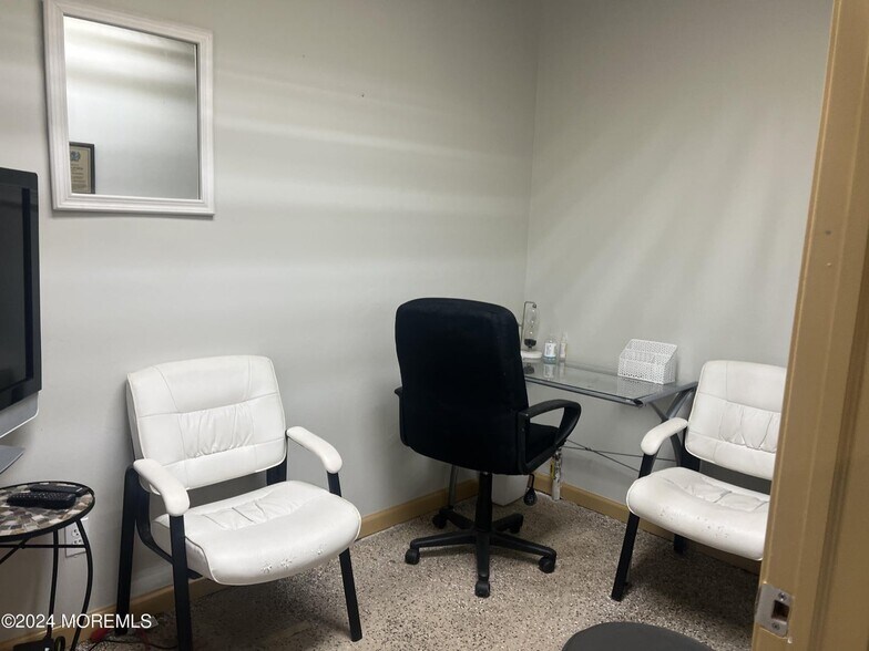 More Photos Of 4-12 Merchants Way, Colts Neck Freestanding For Lease