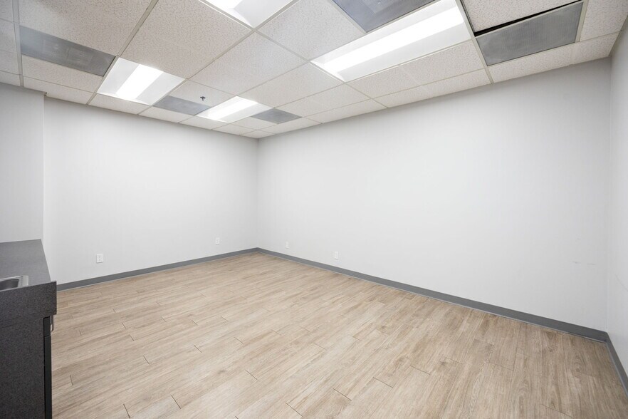 More Photos Of 601 S Glenoaks Blvd, Burbank Office For Lease