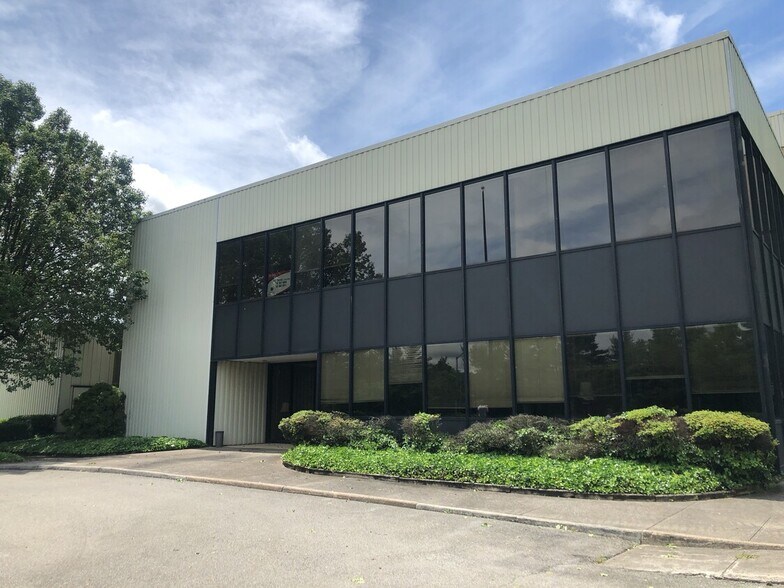 Primary Photo Of 1301 Rockland Ave, Roanoke Industrial For Sale