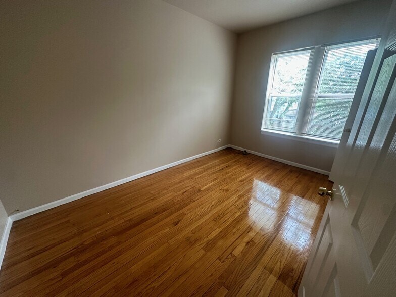 More Photos Of 5400 W Madison St, Chicago Apartments For Sale