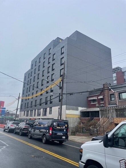 More Photos Of 906-916 E New York Ave, Brooklyn Apartments For Lease