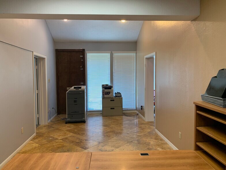 More Photos Of 14339 Torrey Chase Blvd, Houston Loft Creative Space For Sale