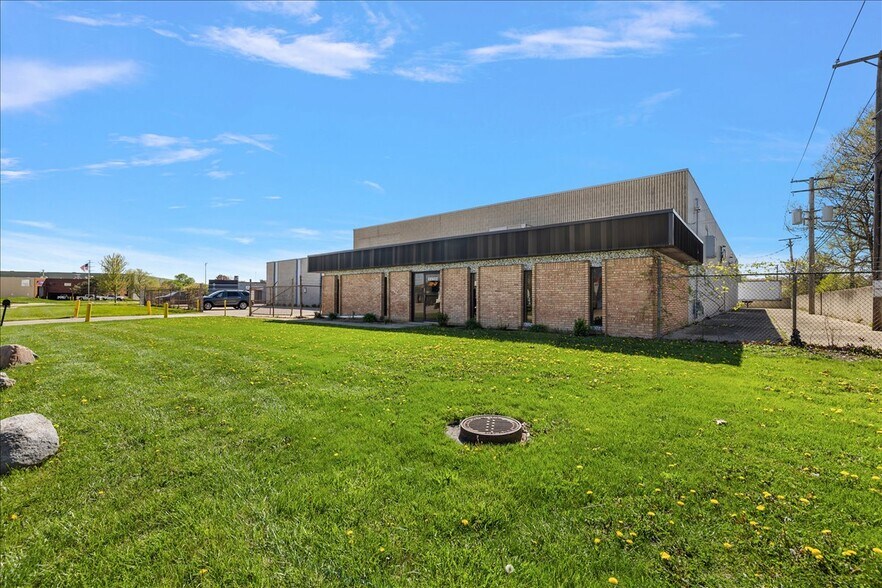More Photos Of 30759 Edison Dr, Roseville Warehouse For Sale