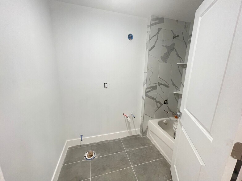 More Photos Of 514 39th St, Union City Apartments For Sale