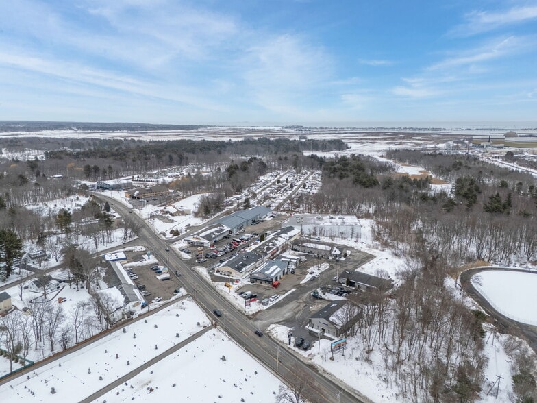 More Photos Of 890 Lafayette Rd, Seabrook Freestanding For Lease