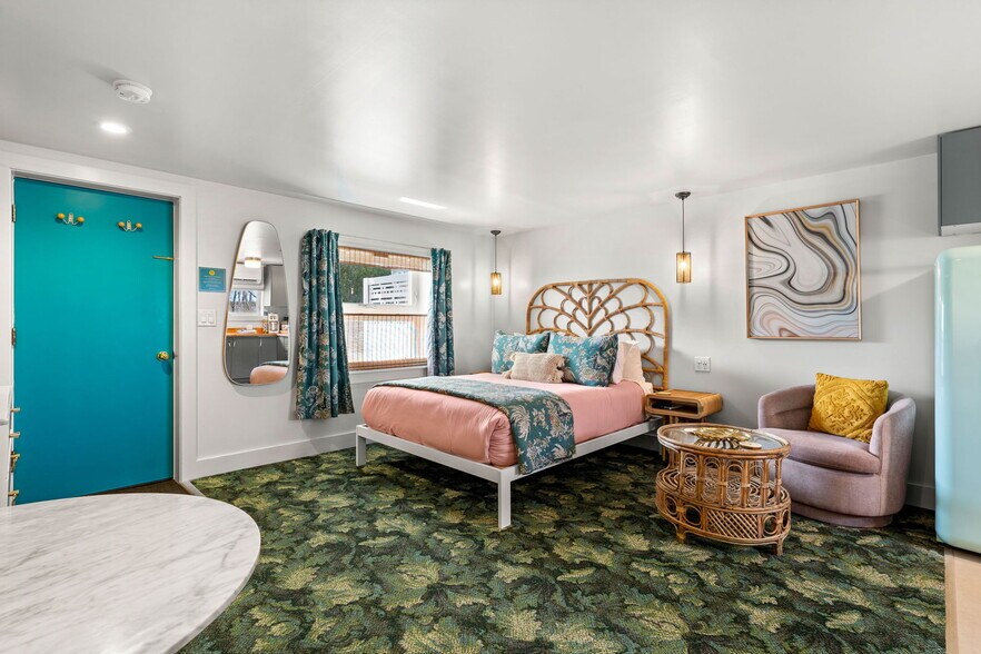 More Photos Of 741 Ocean Blvd, Rye Hotel For Sale