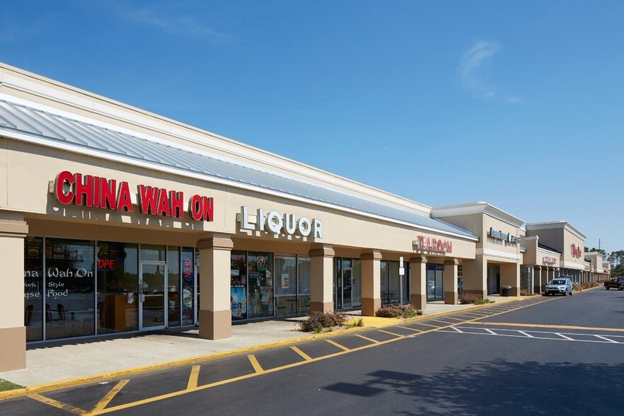 More Photos Of 6210 Commercial Way, Weeki Wachee Unknown For Lease