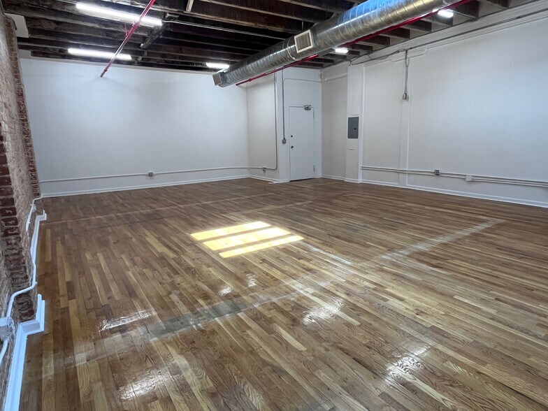 More Photos Of 39 W 14th St, New York Office For Lease