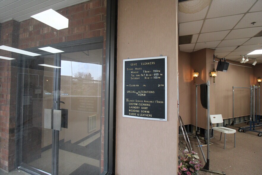 More Photos Of 98 Harmon Cove Tower, Secaucus Apartments For Lease