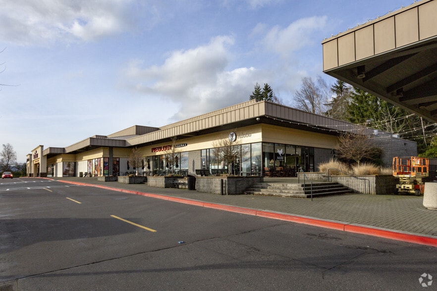 More Photos Of 10100-10124 SW Washington Square Rd, Tigard General Retail For Lease