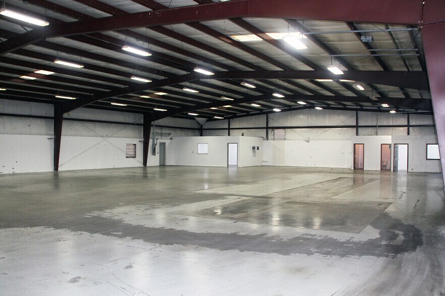 More Photos Of 1207 Butler St, Oxford Warehouse For Sale