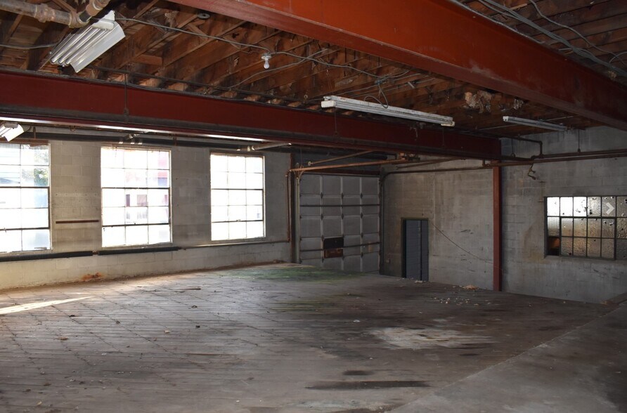 More Photos Of 5 Endicott Ave, Johnson City Distribution For Lease