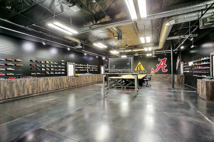 More Photos Of 5 Longevity Dr, Henderson Light Manufacturing For Sale