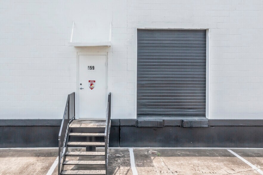 More Photos Of 1002 N Central Expy, Richardson Storefront Retail Office For Lease