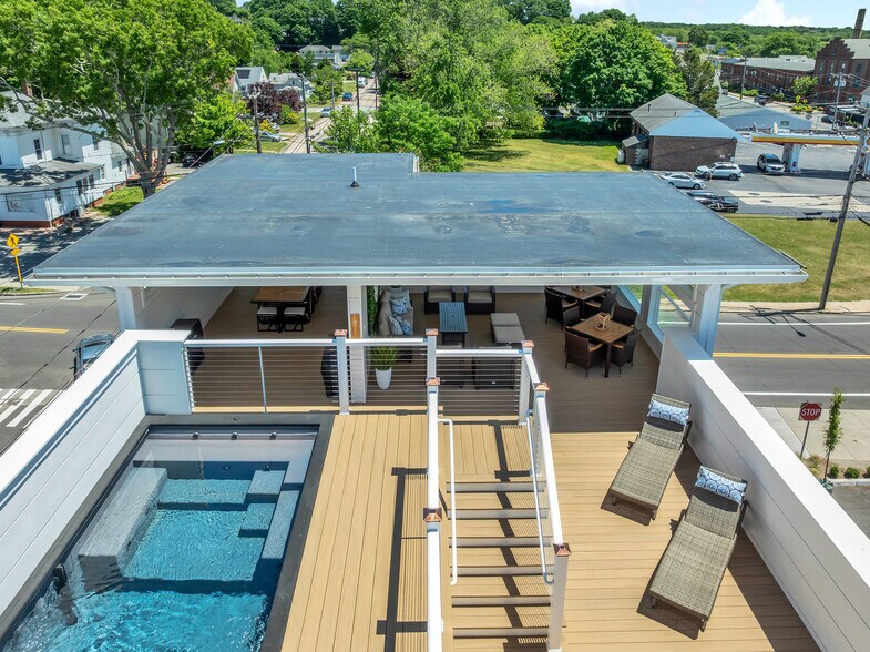 More Photos Of 32 Broadway Ave, Mystic Hotel For Sale