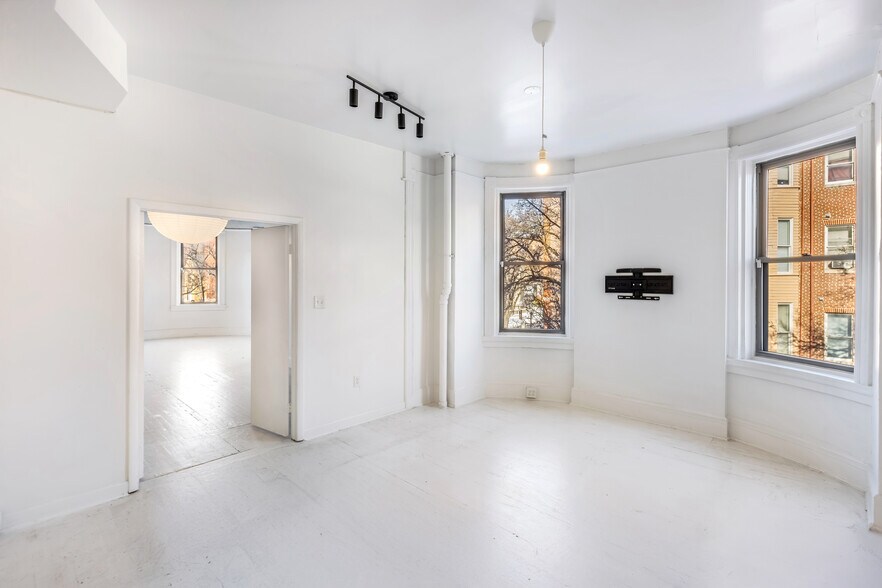 More Photos Of 2229 N Charles St, Baltimore Office For Lease