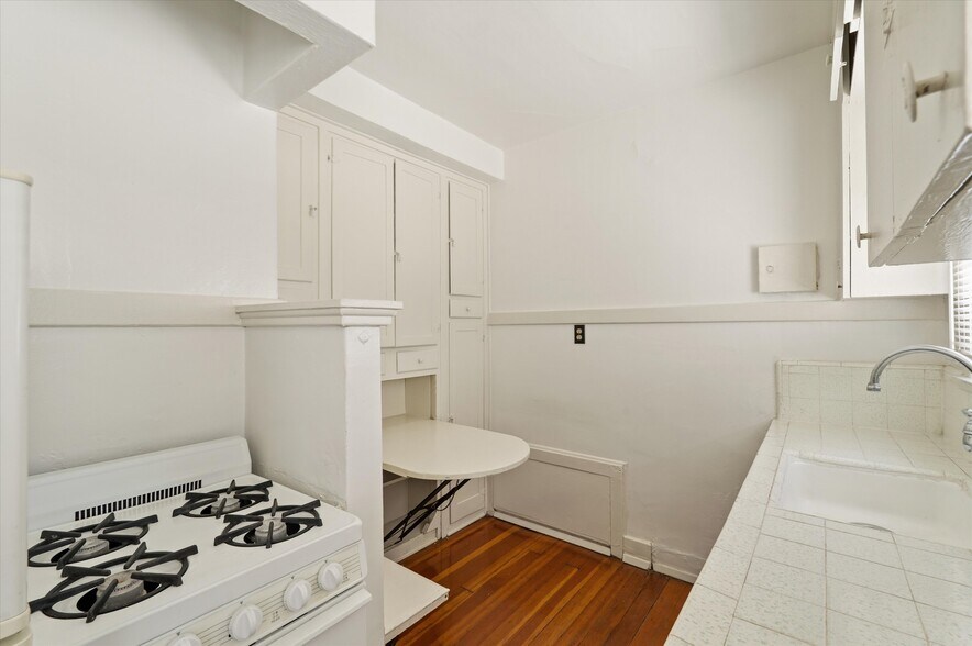More Photos Of 1135-1137 Lodi Pl, Los Angeles Apartments For Sale