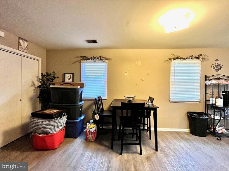 More Photos Of 10 Shady ln, Rockledge Flex For Sale