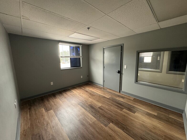 More Photos Of 1726 E Church St, Jacksonville Coworking Space