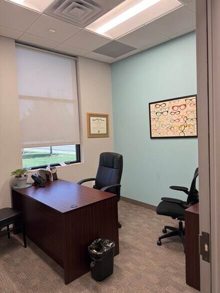 More Photos Of 2212 Emery St, Denton Medical For Sale