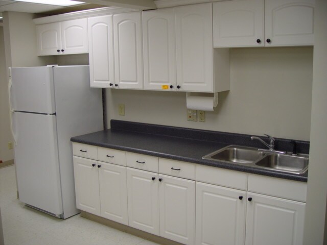 More Photos Of 855 Springfield Hwy, Goodlettsville Showroom For Lease