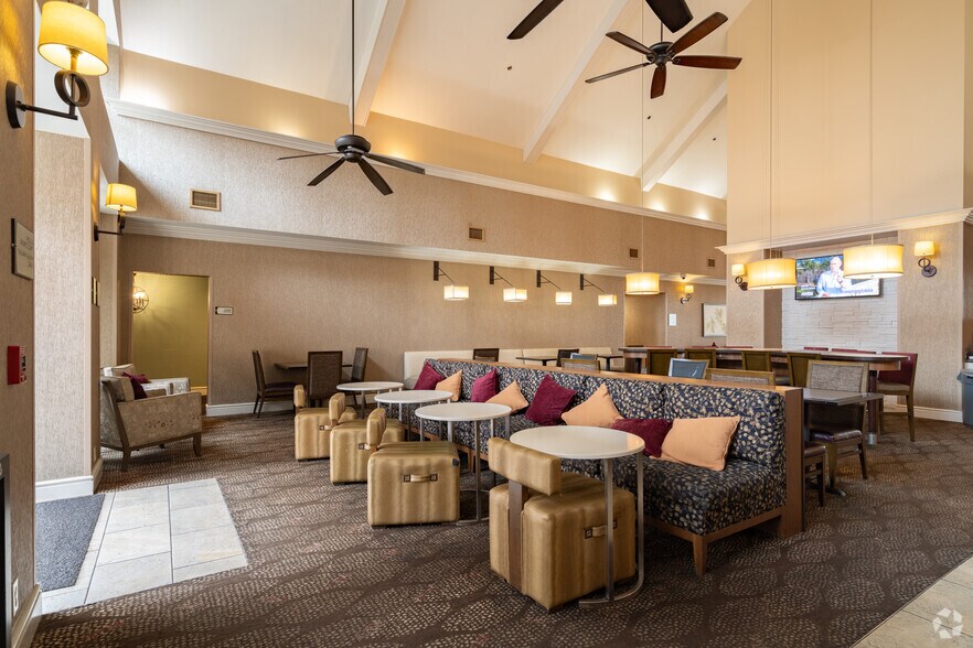 More Photos Of 401 Bay Area Blvd, Houston Hotel For Sale