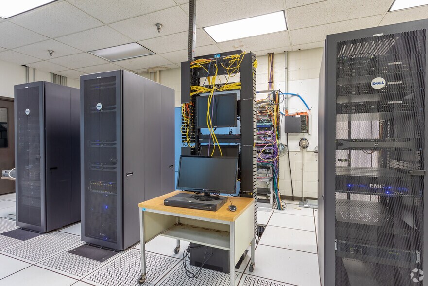 More Photos Of 458 Whitfield St, Fayetteville Manufacturing For Sale