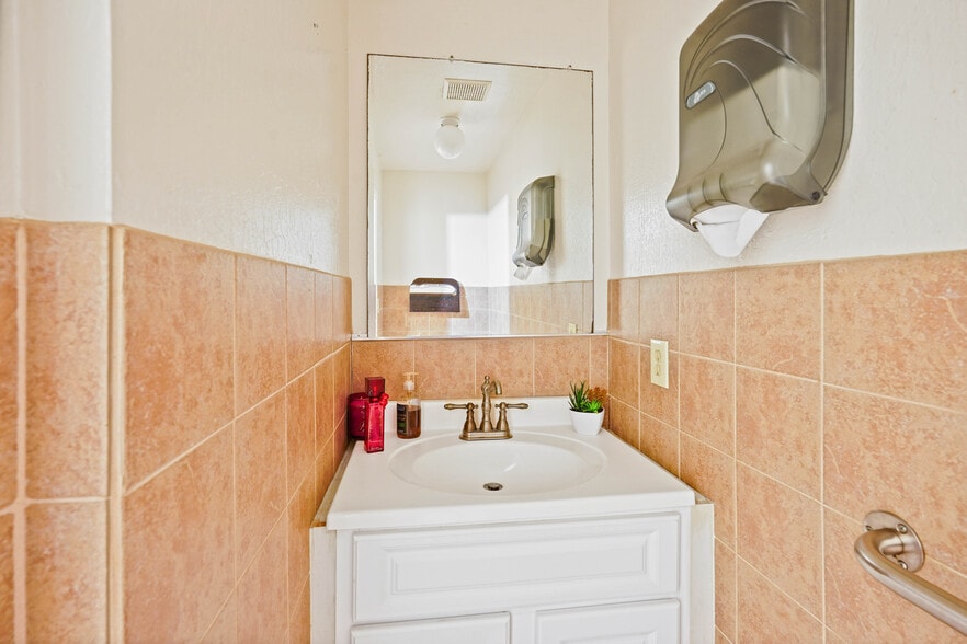 More Photos Of 2703 California St, Berkeley Religious Facility For Sale