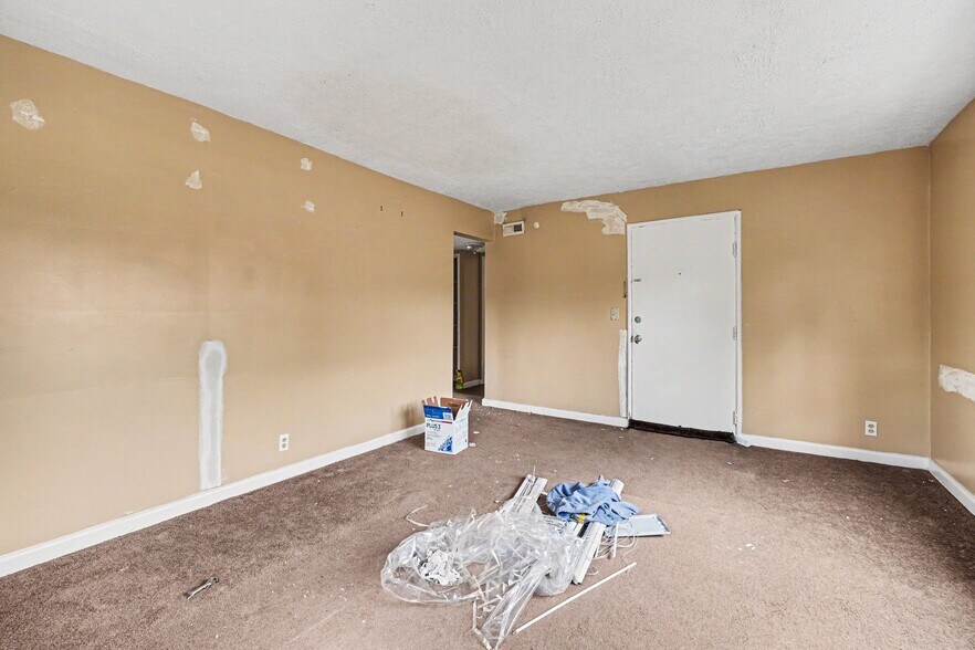 More Photos Of 2370 Losantiville Ave, Cincinnati Multifamily For Sale