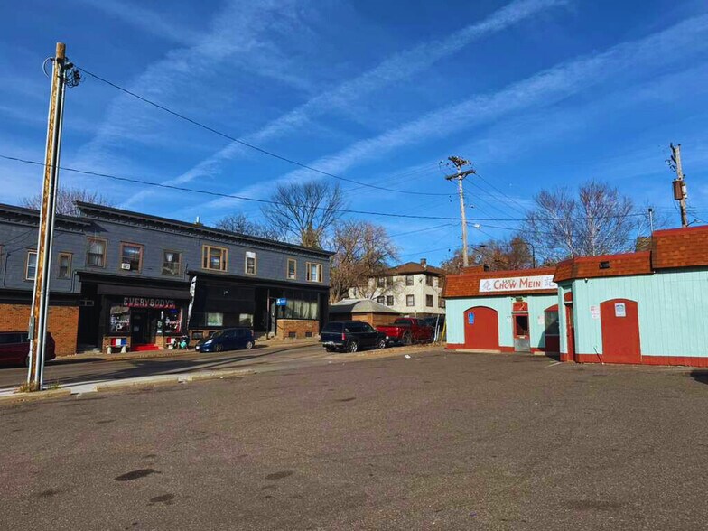 More Photos Of 1061 Hudson Rd, Saint Paul Restaurant For Sale