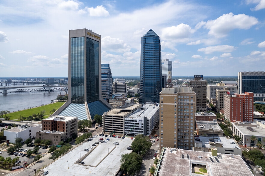 More Photos Of 11 E Forsyth St, Jacksonville Apartments For Lease