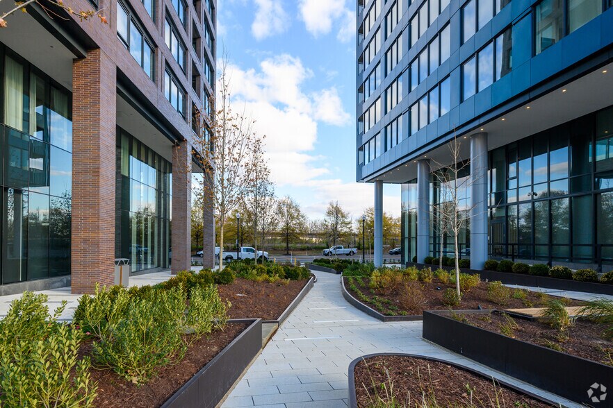 More Photos Of 3030 S Potomac Ave, Arlington Multifamily For Sale