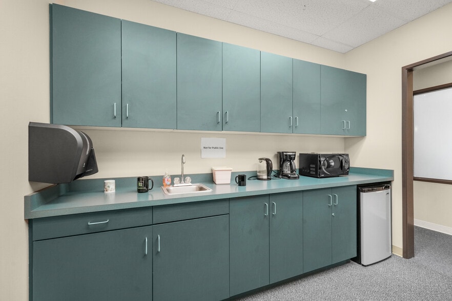 More Photos Of 9407 NE Vancouver Mall Dr, Vancouver Office Residential For Sale