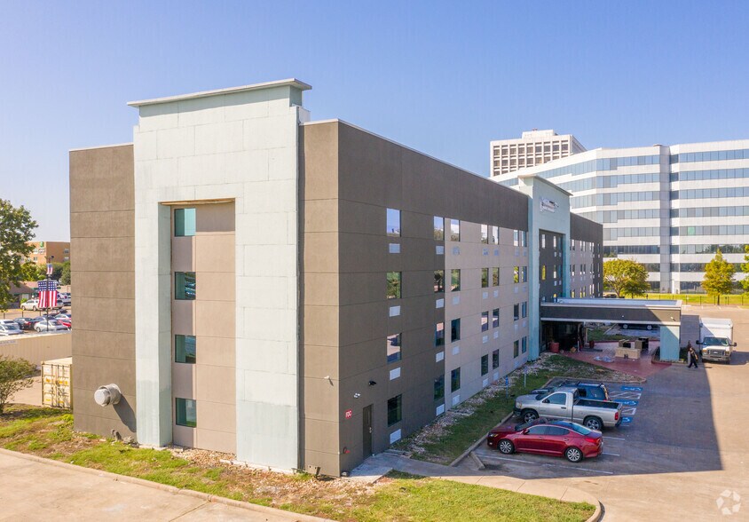 Primary Photo Of 6790 Southwest Fwy, Houston Hotel For Sale