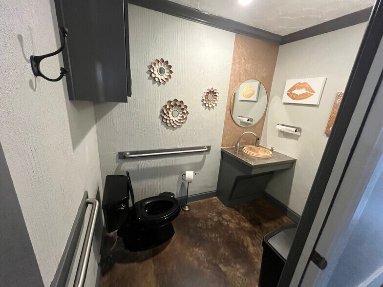 More Photos Of 4400-4404 Colleyville Blvd, Colleyville Unknown For Lease