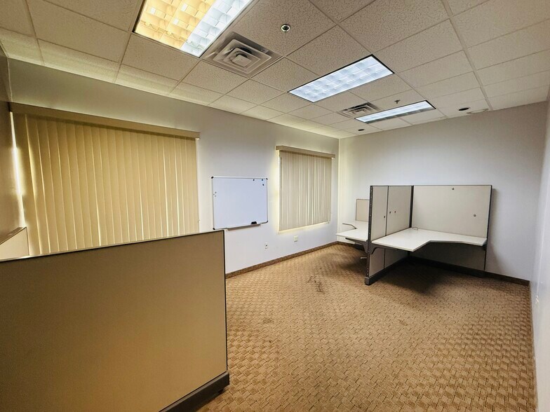 More Photos Of 5425 E Bell Rd, Scottsdale Medical For Sale