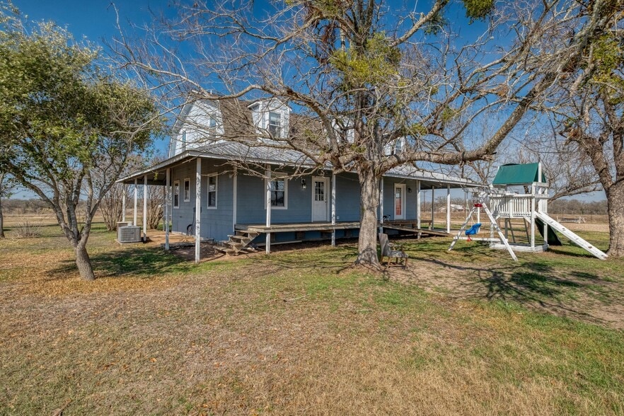 More Photos Of 829 State Highway 21 W, Cedar Creek Specialty For Sale