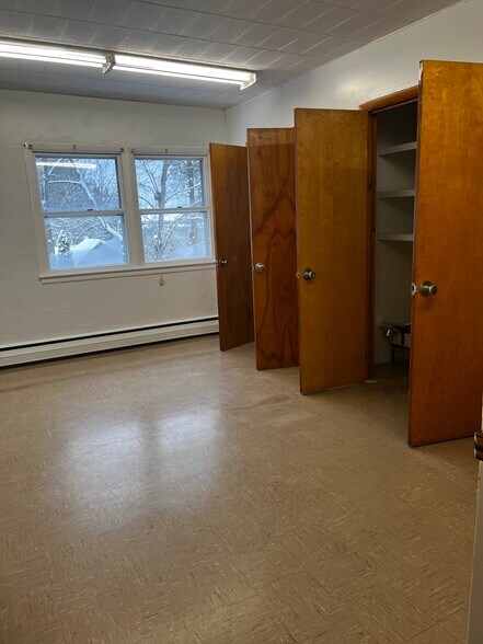 More Photos Of 49 Jefferson St, Phoenix Specialty For Lease