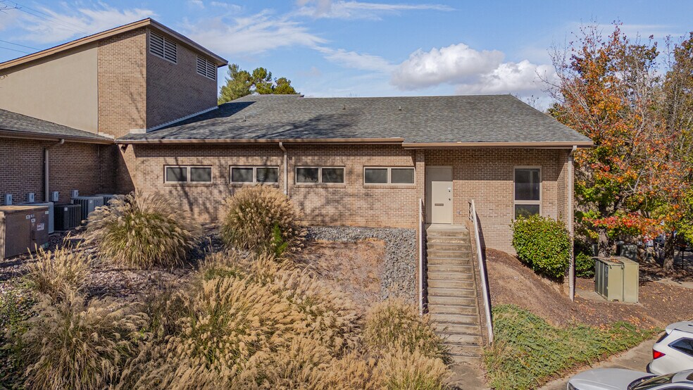 More Photos Of 2609 N Duke St, Durham Office For Lease