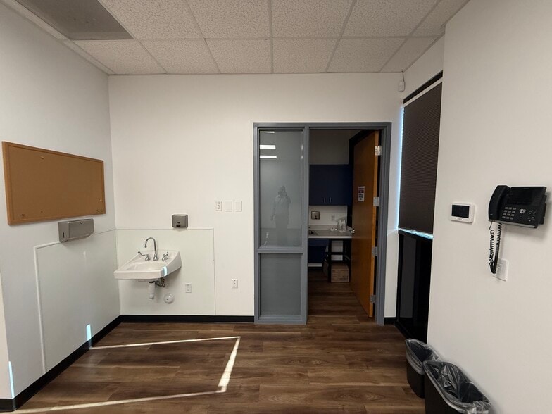 More Photos Of 2340 E Beardsley Rd, Phoenix Medical For Lease