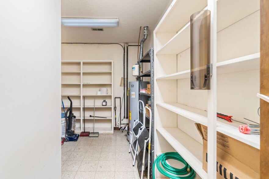 More Photos Of 901 Grove St, Loudon Medical For Sale