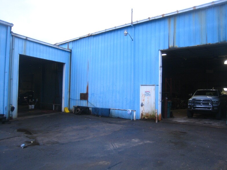 More Photos Of 500 Hunt Ave, Charleston Warehouse For Sale