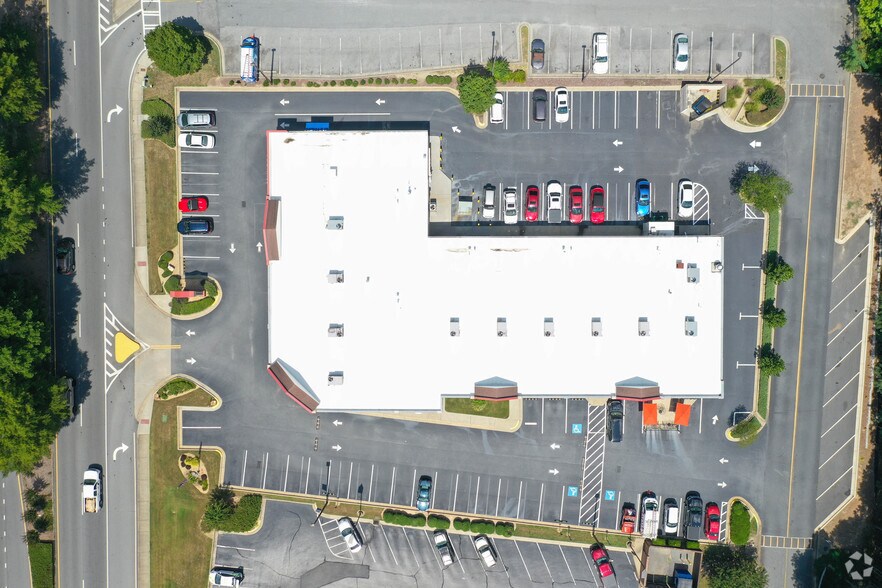 More Photos Of 2360 Towne Lake Pky, Woodstock Storefront For Lease