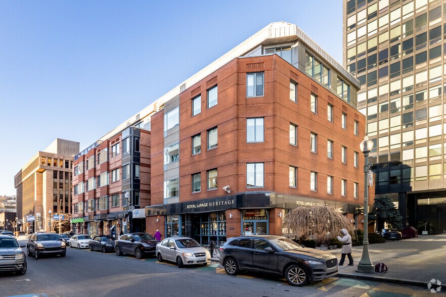 More Photos Of 1255 Av Greene, Westmount Medical For Lease