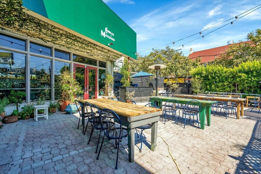 More Photos Of 7501-7507 Melrose Ave, Los Angeles General Retail For Sale