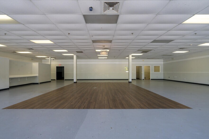 More Photos Of 439-489 N Cannon Blvd, Kannapolis Unknown For Lease